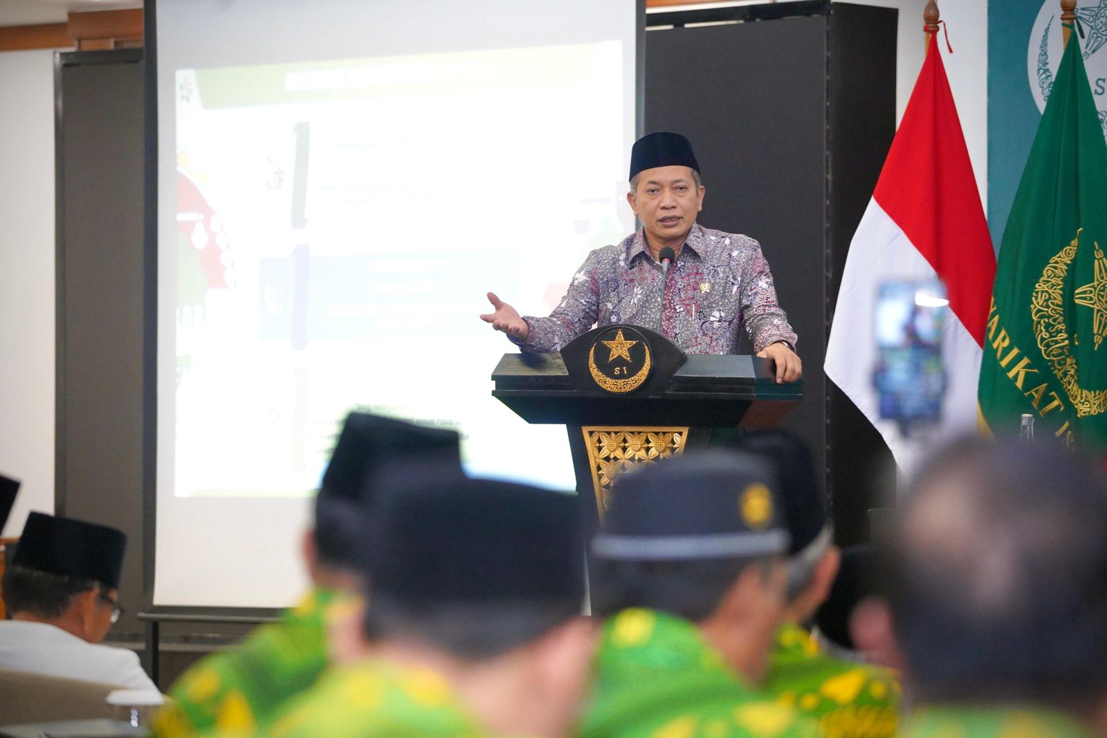 Menkop Ferry Juliantono.