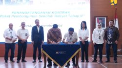 Kementerian Pekerjaan Umum (PU) resmi memulai pembangunan Sekolah Rakyat di tiga provinsi yaitu Kalimantan Tengah, Kalimantan Selatan, dan Sulawesi Selatan yang ditandai dengan penandatanganan kontrak di Jakarta pada Senin (17/11/2025). Penandatangan kontrak disaksikan secara langsung oleh Menteri PU Dody Hanggodo.