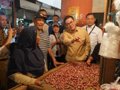 Mendag Tinjau Pasar Raya Padang: Stok Bapok Aman, Harga Stabil Jelang Nataru 2026