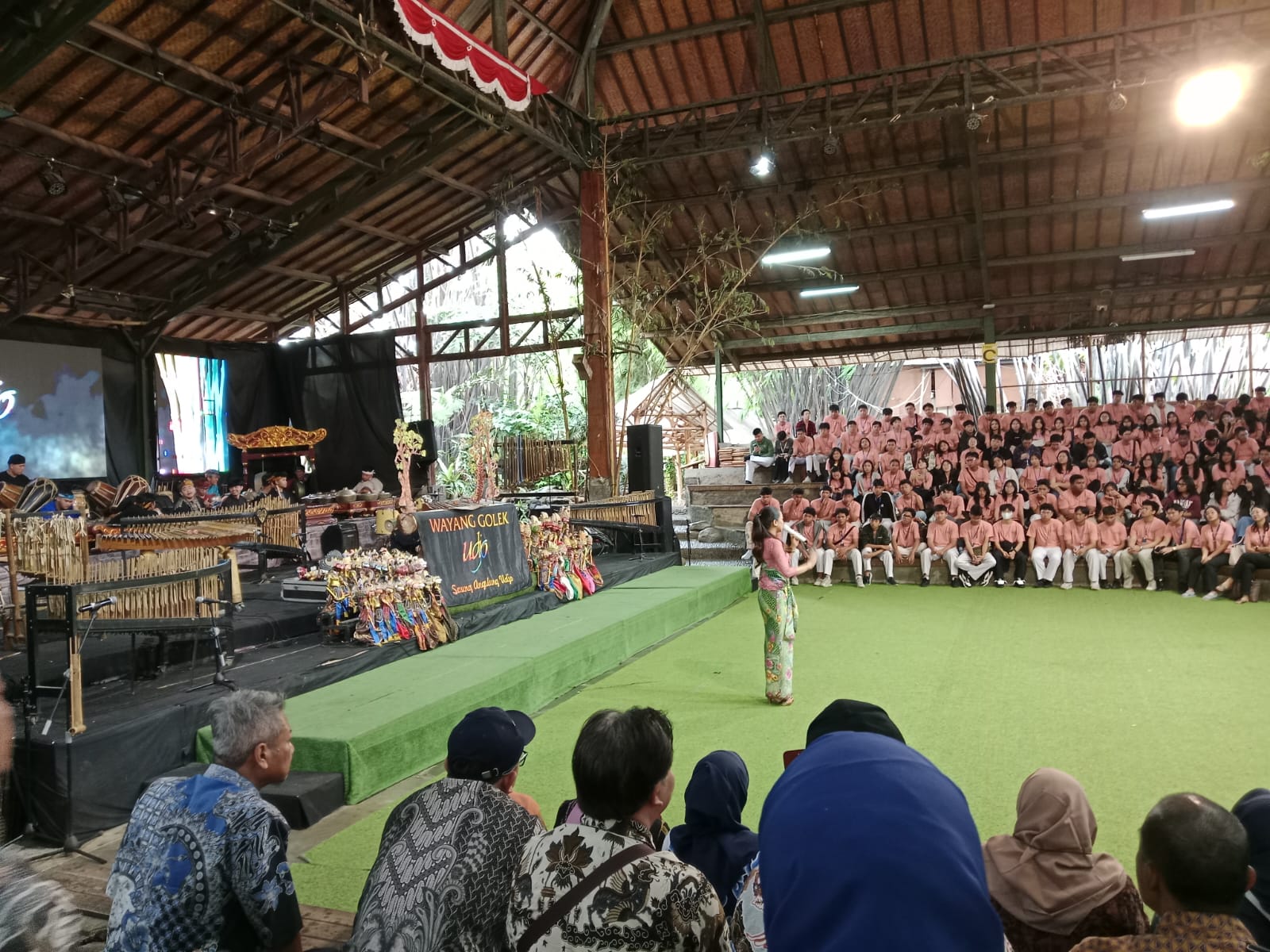 Pertunjukan budaya Saung Angklung Udjo. Foto: Ratih