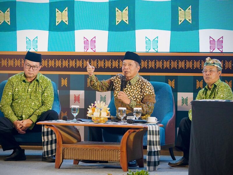 Menkop, saat menjadi narasumber dalam acara National Leadership Camp dengan tema "Meneguhkan Peran Cendikiawan Muslim untuk Menwujudkan Indonesia Emas" yang diadakan Ikatan Cendikiawan Muslim Indonesia (ICMI), di Bali, Sabtu (6/12).