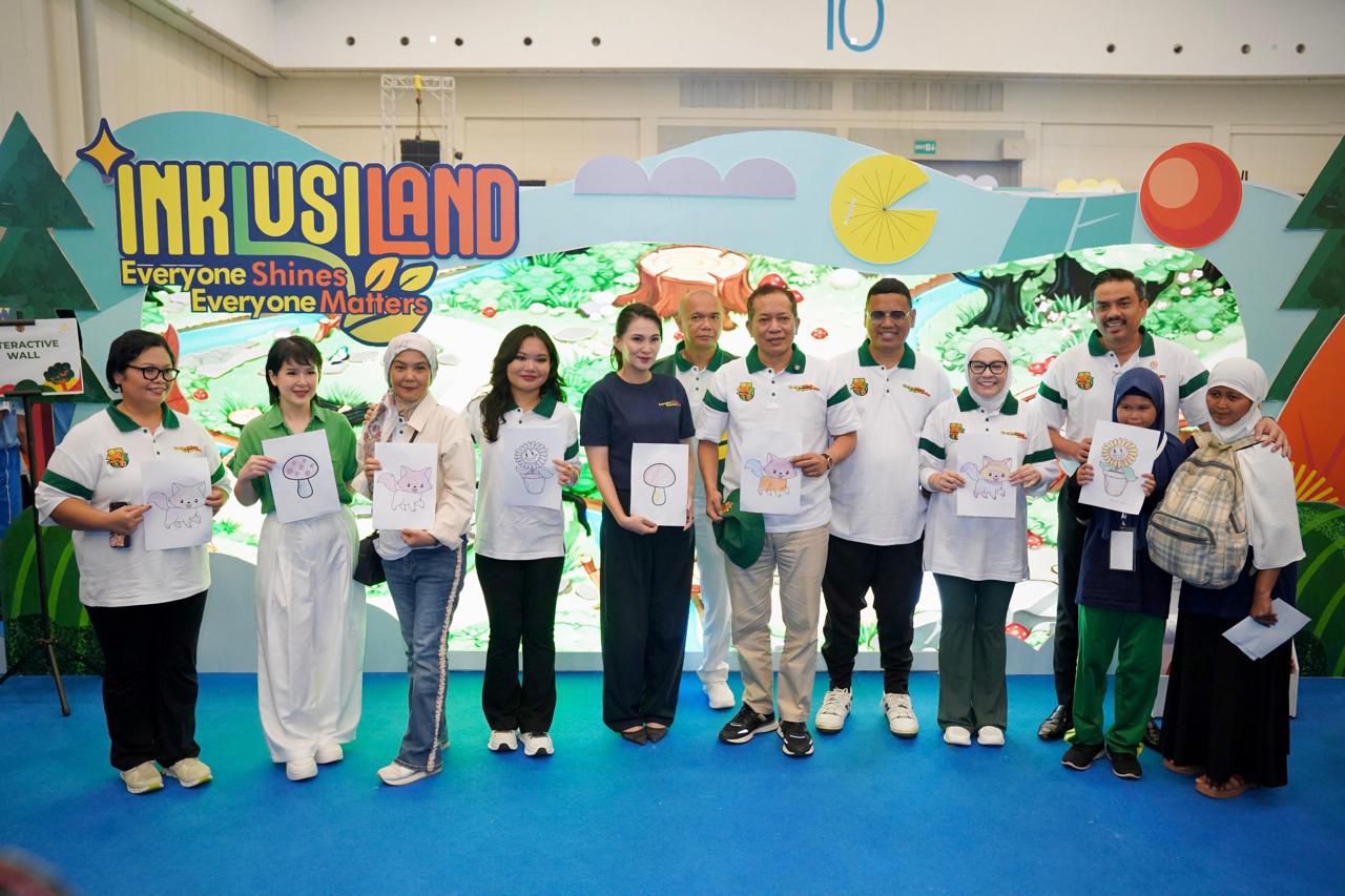 Menteri Koperasi (Menkop) Ferry Juliantono menghadiri acara Inklusiland bertema “Everyone Shine, Everyone Matters” yang digelar Yayasan Inklusi Pelita Harapan di Tangerang Selatan, Minggu (7/12).