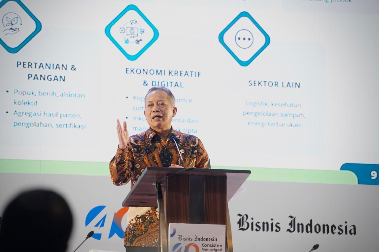 Menkop Ferry Juliantono. 