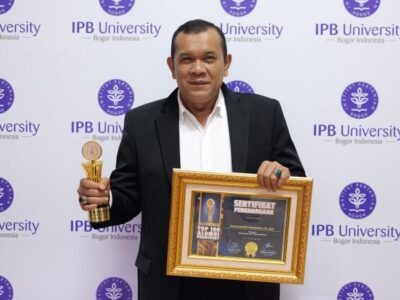 Dedikasi untuk Ekonomi Rakyat, Kamaruddin Batubara Raih 100 Top Alumni IPB 2025