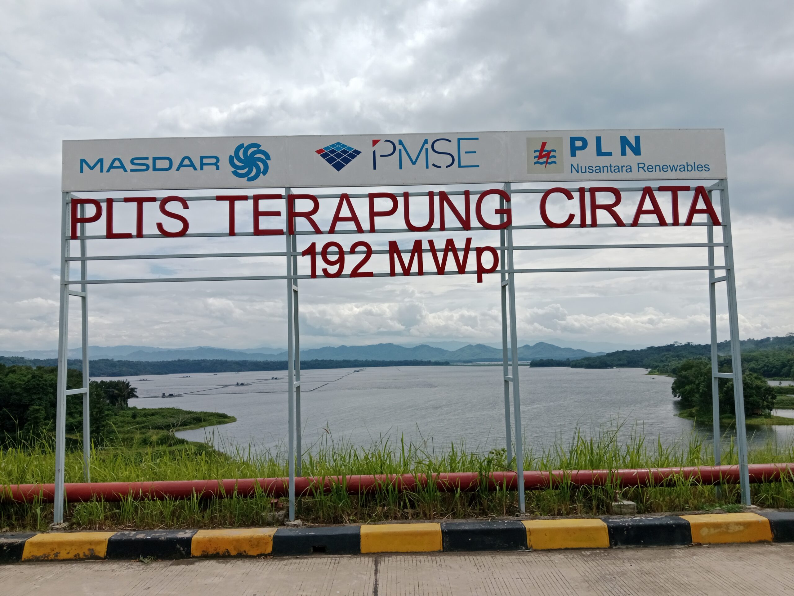 PLTS Terapung Cirata. Foto: Ratih