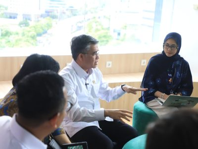 Menaker Tinjau Pelaksanaan Magang Nasional Batch I di PTPN