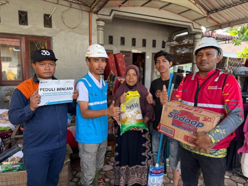 PLN Nusantara Power siaga dan hadir untuk masyarakat. Bantuan yang kami salurkan berupa kebutuhan dasar seperti beras, makanan instan, obat-obatan, dan perlengkapan bayi.