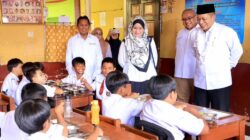 Menkop Ferry Dorong Mitra LPDB Koperasi KPBS Pangalengan Kembangkan Pabrik Susu dan Terintegrasi dengan Gerai KDKMP