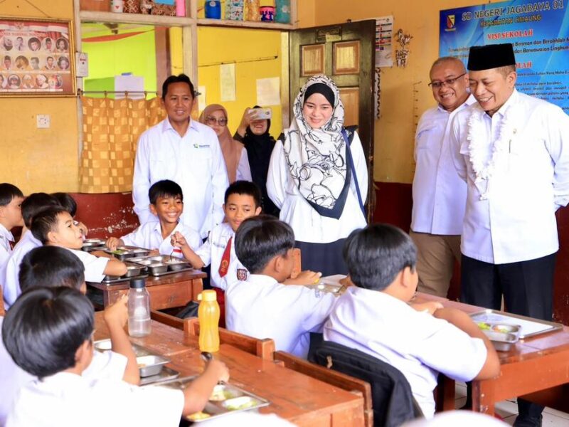 Menkop Ferry Dorong Mitra LPDB Koperasi KPBS Pangalengan Kembangkan Pabrik Susu dan Terintegrasi dengan Gerai KDKMP