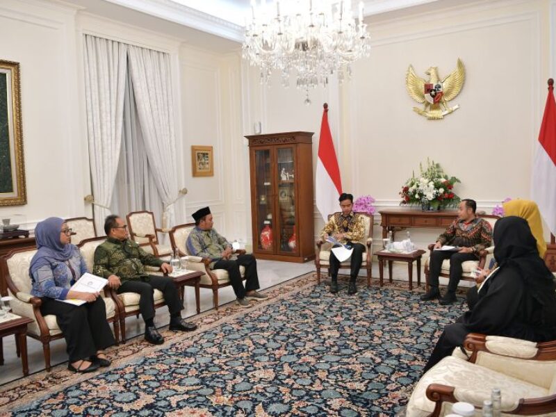 Wapres Gibran Dorong Penguatan Program Makan Bergizi Gratis dan Sekolah Rakyat