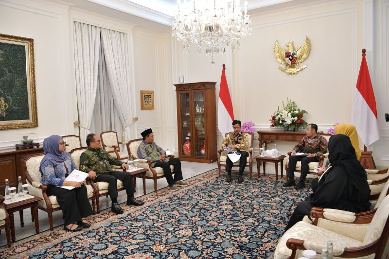 Wapres Gibran Dorong Penguatan Program Makan Bergizi Gratis dan Sekolah Rakyat