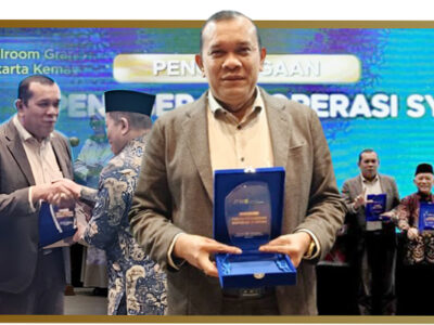 Dianugerahi Tokoh Penggerak Koperasi Syariah