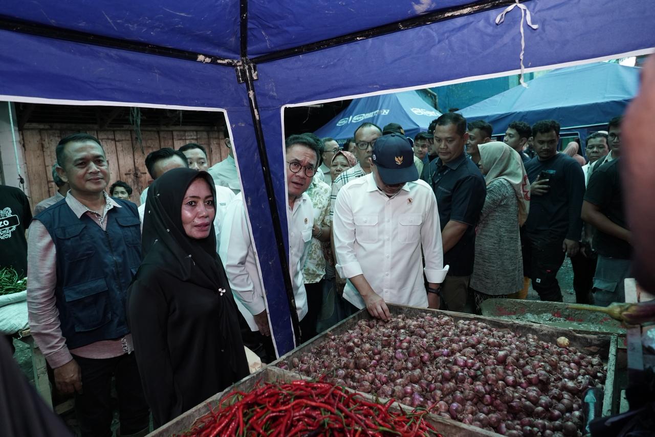 Aktivitas Pedagang Pasar Kuala Simpang Mulai Bangkit