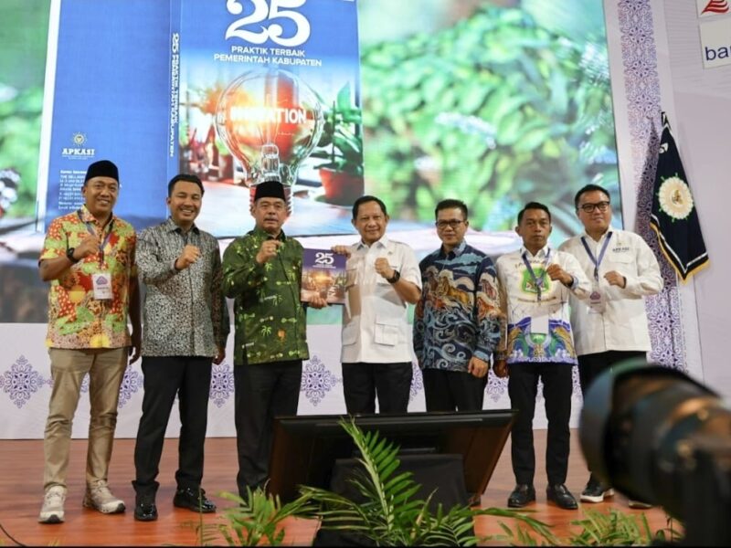 Mendagri Tito Karnavian menutup Rapat Kerja Nasional (Rakernas) XVII Asosiasi Pemerintah Kabupaten Seluruh Indonesia (Apkasi) Tahun 2026 di Kota Batam, Selasa (20/1).