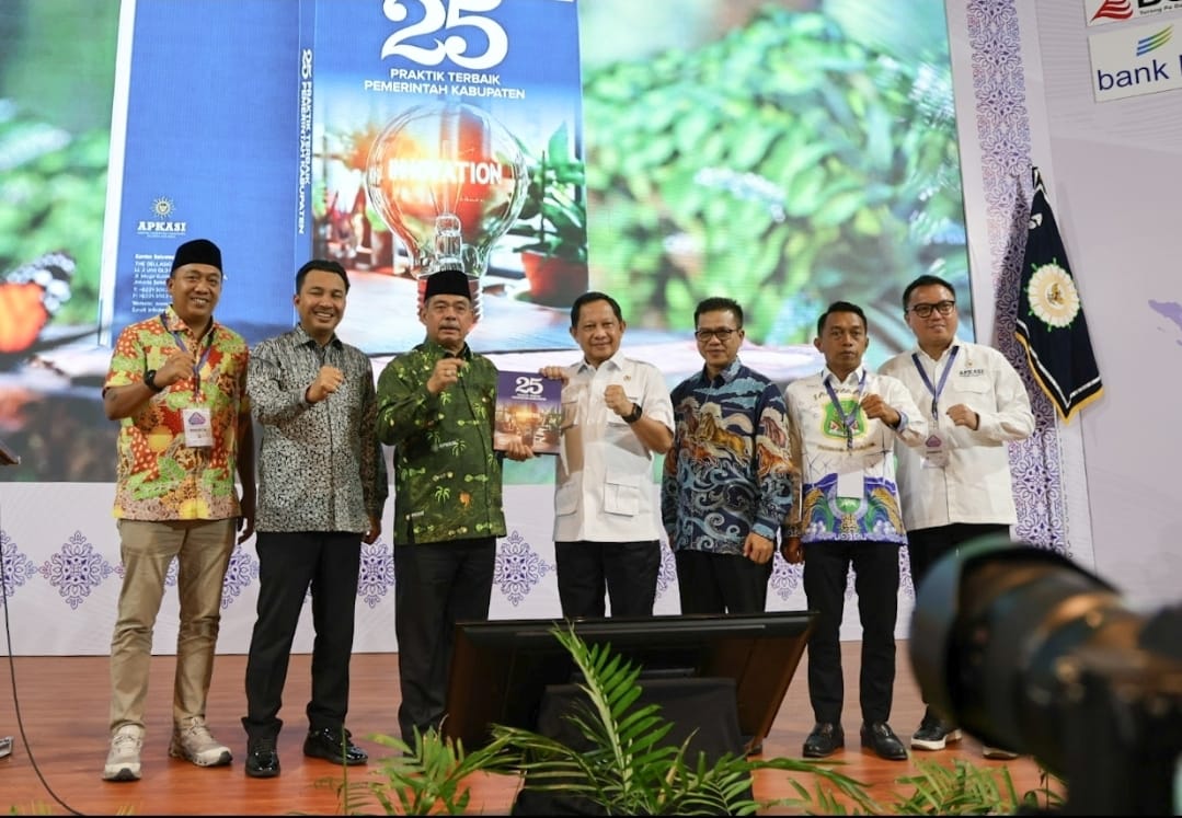 Mendagri Tito Karnavian menutup Rapat Kerja Nasional (Rakernas) XVII Asosiasi Pemerintah Kabupaten Seluruh Indonesia (Apkasi) Tahun 2026 di Kota Batam, Selasa (20/1).