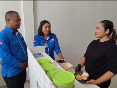 Gigih dan Disiplin, Anarita Wutun Sukses Kembangkan Donat Joana Bersama KSP Kopdit Pintu Air di Maumere