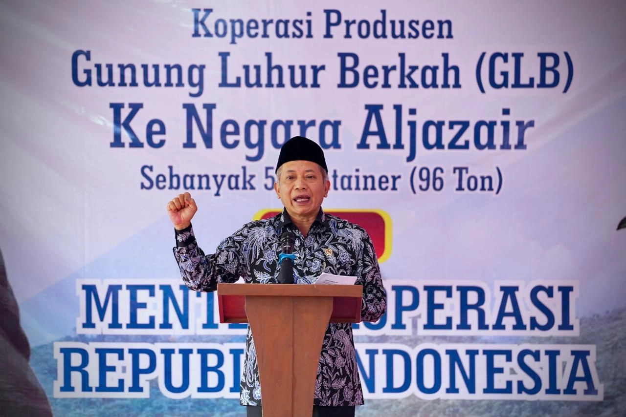 Menkop Ferry Juliantono Lepas Ekspor 96 Ton Kopi Subang ke Aljazair, Koperasi Gunung Luhur Berkah Tembus Pasar Global