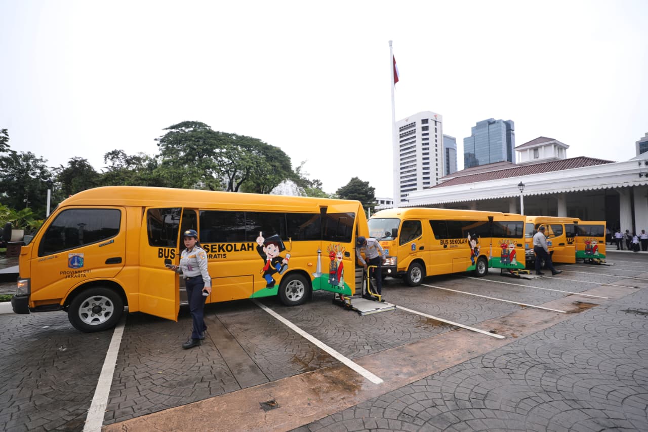 Bus sekolah ramah disabilitas.