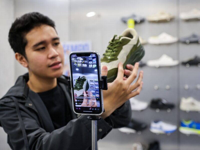 Kementerian UMKM Gandeng E-Commerce Hadirkan Landing Page UMKM Bangkit untuk Daerah Terdampak Bencana