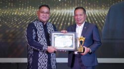 HPN 2026: Menkop Ferry Juliantono Raih Golden Leader Award, Koperasi Jadi Sorotan
