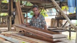 Dari Bengkel Kayu ke Perguruan Tinggi, Kisah Fransiskus Siku Sarjanakan Anak Bersama KSP Kopdit Pintu Air