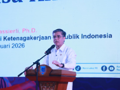 Menaker Yassierli Dorong Generasi Muda Adaptif Hadapi Persaingan Kerja