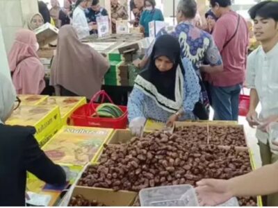 Berburu Kurma Menjelang Ramadan