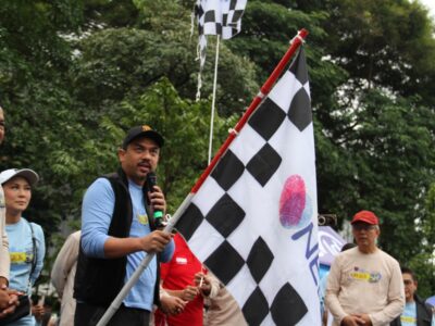 Menteri UMKM Lepas 7000 Peserta Fun Walk Labschool