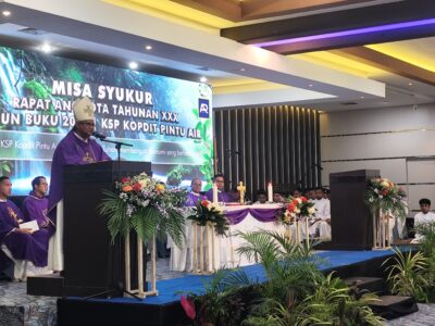 Pimpin Misa RAT ke-30 KSP Kopdit Pintu Air, Uskup Maumere: Bangun Ekonomi yang Berbelas Kasih