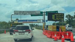 Pemerintah membuka secara fungsional Jalan Tol Jakarta–Cikampek (Japek) II Selatan sepanjang sekitar 52 kilometer.