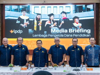 Penerima Beasiswa Kembalikan Uang @Rp1-2 Miliar