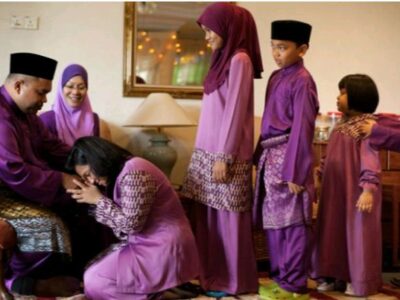 Jalan Menuju Surga: 6 Adab Anak ke Orangtua di Momen Lebaran