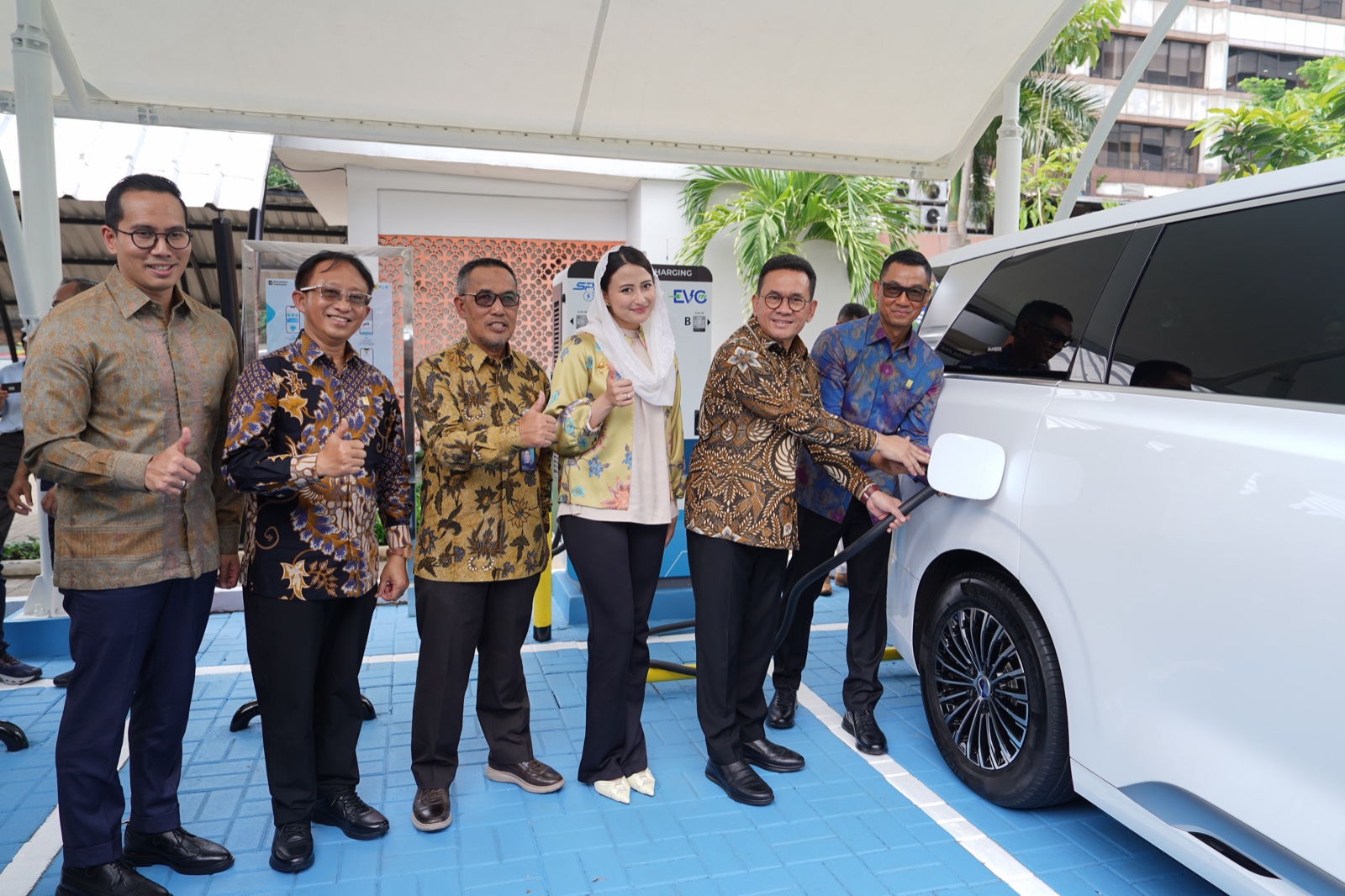 Peresmian SPKLU di Kantor Kementerian Perdagangan.