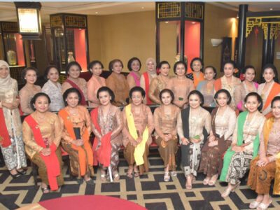 Perempuan Berkebaya Indonesia Balutan Anggun Tradisional Wanita Nusantara