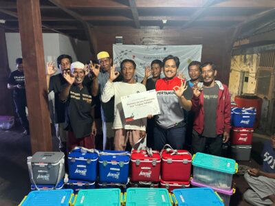 PHE OSES Salurkan 55 Paket Alat Tangkap untuk Nelayan Kepulauan Seribu
