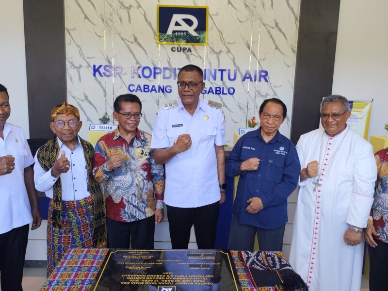 Peresmian gedung baru Kantor Cabang Nangablo di Kecamatan Nita, Kabupaten Sikka, Nusa Tenggara Timur.