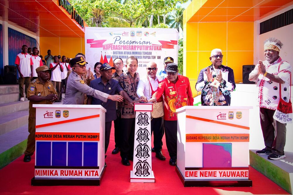 Menkop Resmikan Operasional Kopdes Merah Putih di Atuka Papua Tengah, Sebagai Pelopor Nasional