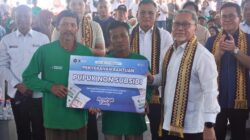 Menko Bidang Pangan Zulkifli Hasan memastikan stok pupuk nasional dalam kondisi aman di tengah tekanan konflik global dan kenaikan harga pupuk internasional.