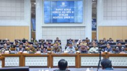 Menteri UMKM Maman Abdurrahman memaparkan capaian kinerja dan realisasi anggaran Kementerian UMKM sepanjang semester I 2026 dalam rapat kerja bersama Komisi VII DPR RI di Kompleks Parlemen, Senayan, Jakarta, Senin (18/5). Foto: Dok. Kementerian UMKM