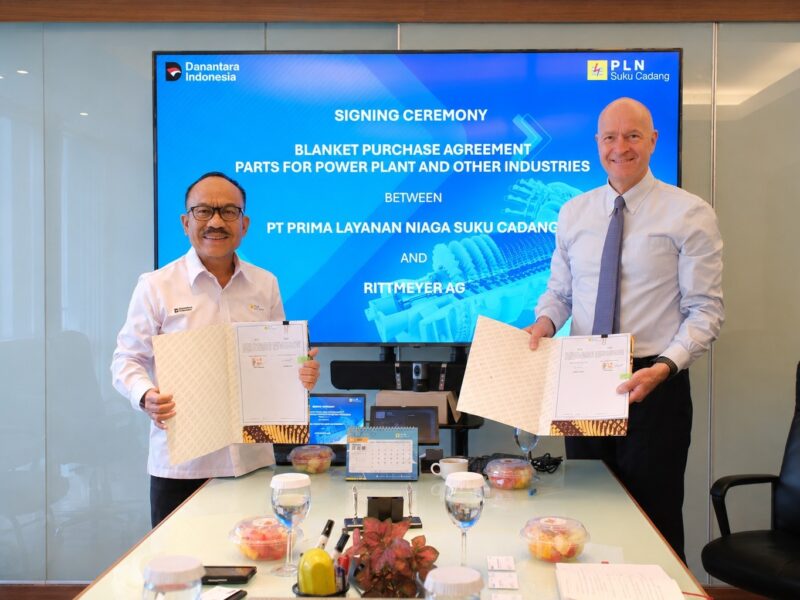 penandatanganan Blanket Purchase Agreement yang dilakukan Direktur Utama PLN Suku Cadang, Thommi Haposan, bersama Chief Executive Officer Rittmeyer AG, Roger Amhof.