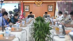 Rapat koordinasi Sekolah Rakyat.