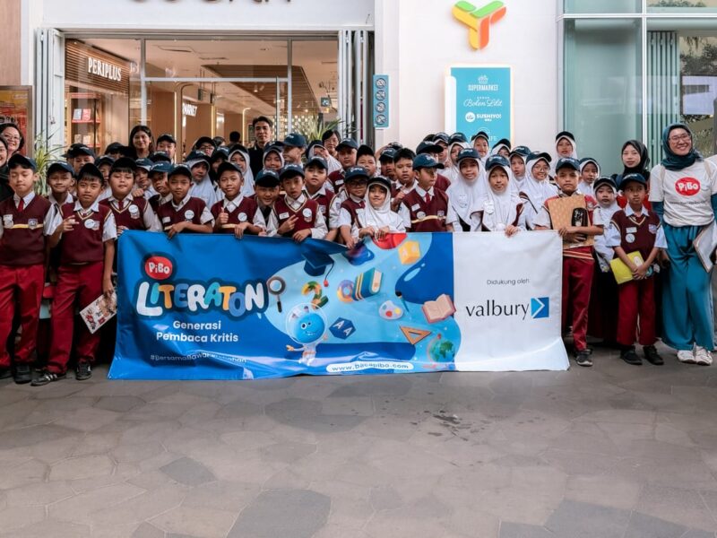 Sebanyak 1.000 siswa sekolah dasar mengikuti Graduation Day Literaton setelah menjalani program selama enam bulan di 20 sekolah yang tersebar di sembilan kota dan kabupaten di Banten serta Jawa Barat.