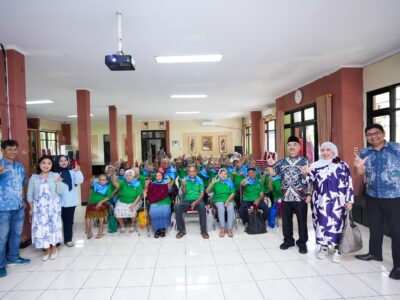 Octa Peduli Tebar Kebahagiaan Bersama Lansia