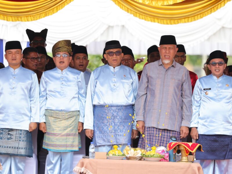 Afriansyah saat menghadiri Festival Minangkabau 2026 di Istano Basa Pagaruyung, Kabupaten Tanah Datar, Sumatera Barat. Foto: humas