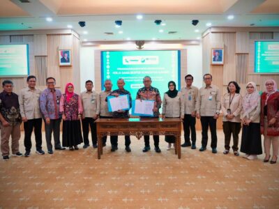 Kemenkop Fasilitasi MoU Koperasi Gambir & ID FOOD untuk Ekspor ke India-Pakistan