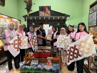 PLN NP Perkuat Batik Gedog Tuban Melalui Program TJSL