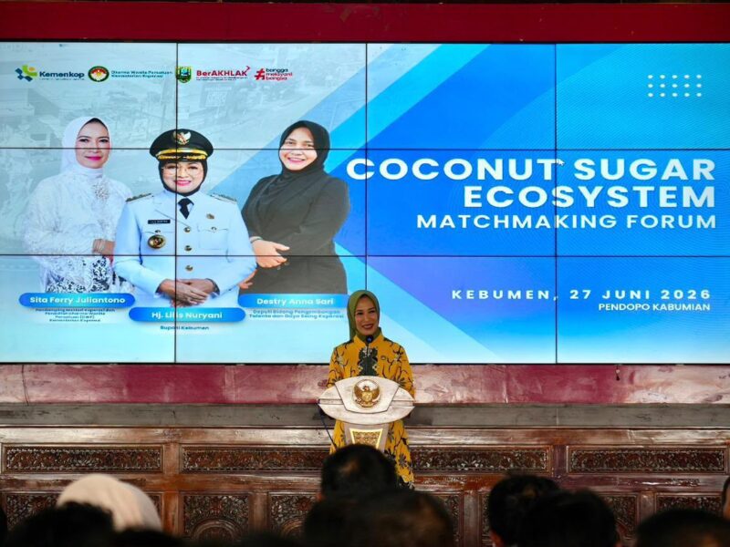 Kemenkop dan Dekranas Optimalkan Potensi Gula Kelapa Kebumen Lewat Koperasi