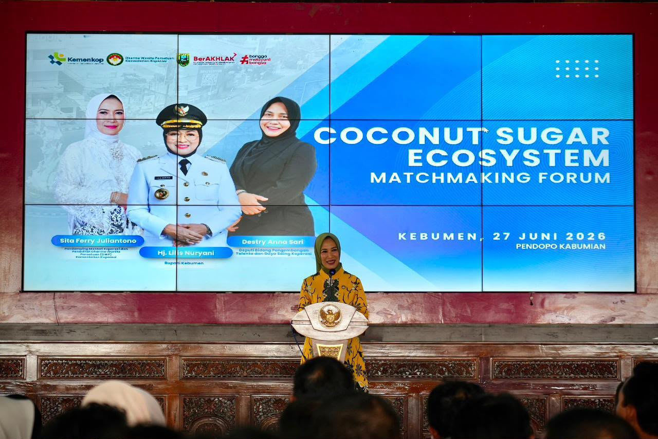 Kemenkop dan Dekranas Optimalkan Potensi Gula Kelapa Kebumen Lewat Koperasi
