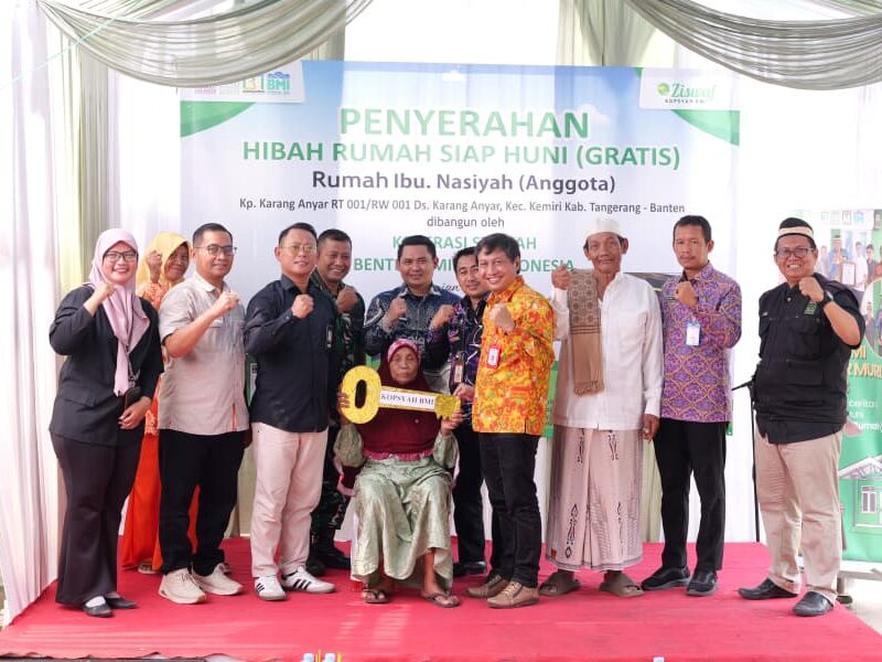 Kopsyah BMI Serahkan Rumah Gratis ke-569, Tegaskan Koperasi Hadir untuk Pemberdayaan dan Kepedulian Sosial
