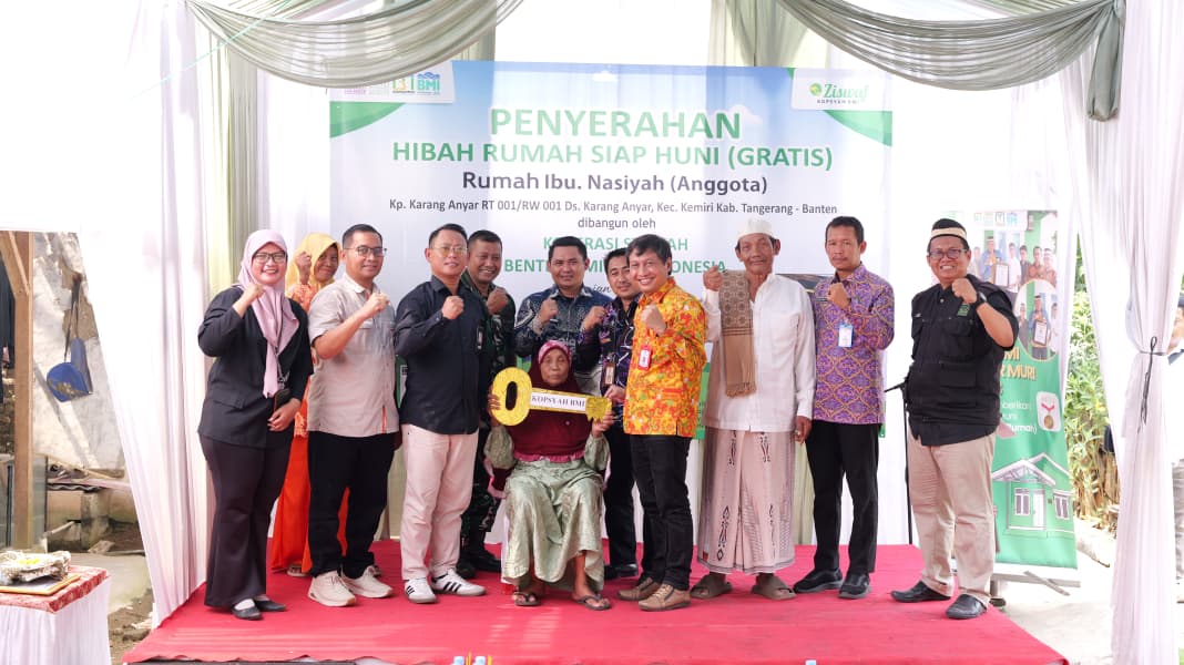 Kopsyah BMI Serahkan Rumah Gratis ke-569, Tegaskan Koperasi Hadir untuk Pemberdayaan dan Kepedulian Sosial